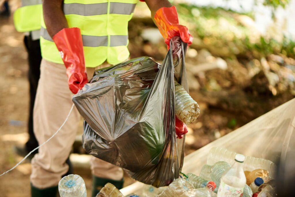 La recolección de basura es uno de los servicios públicos que debe brindar el gobierno.